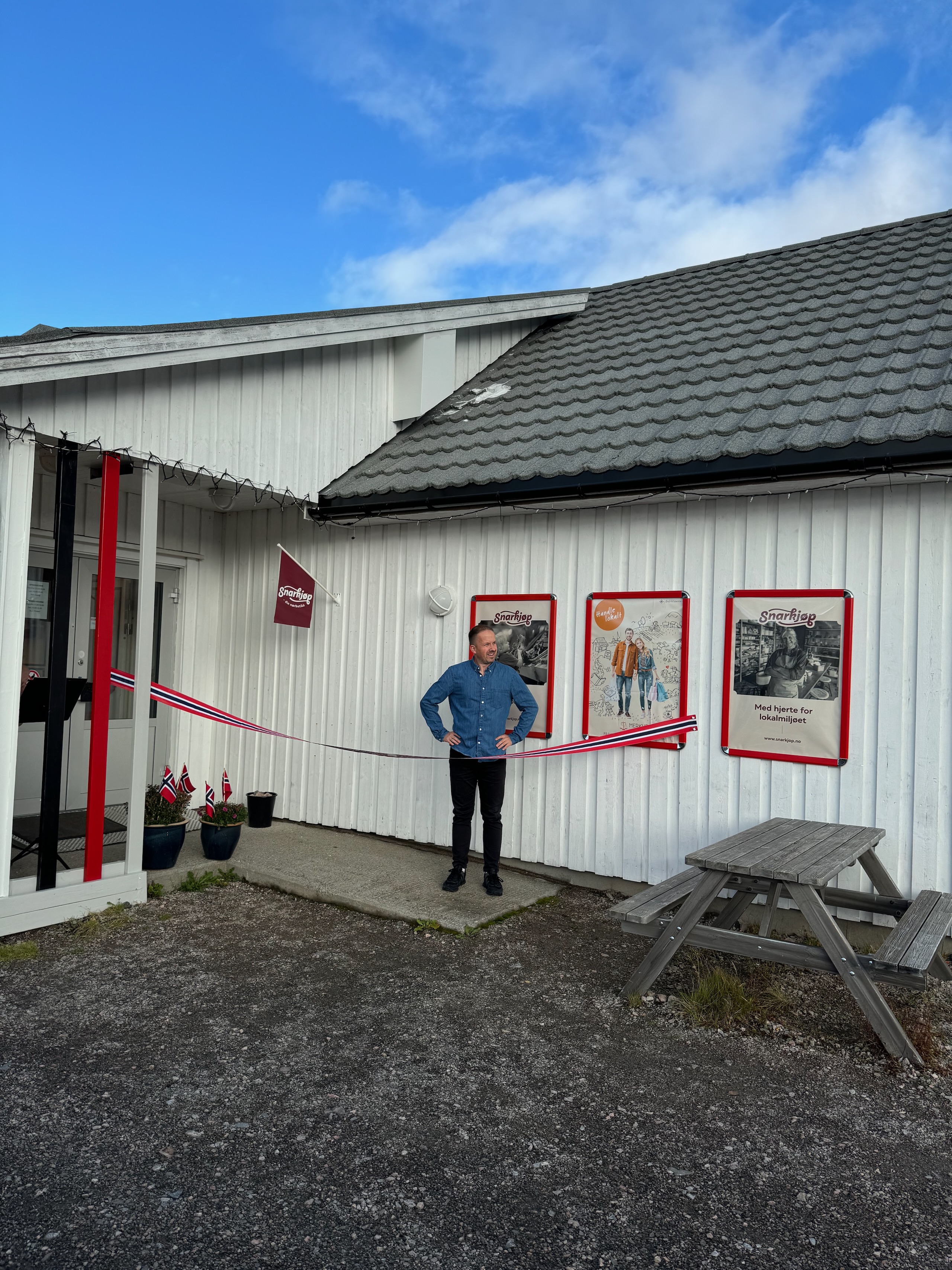 Butikksjef Edmundsen dro raskt gjennom historien om butikk i Strauman