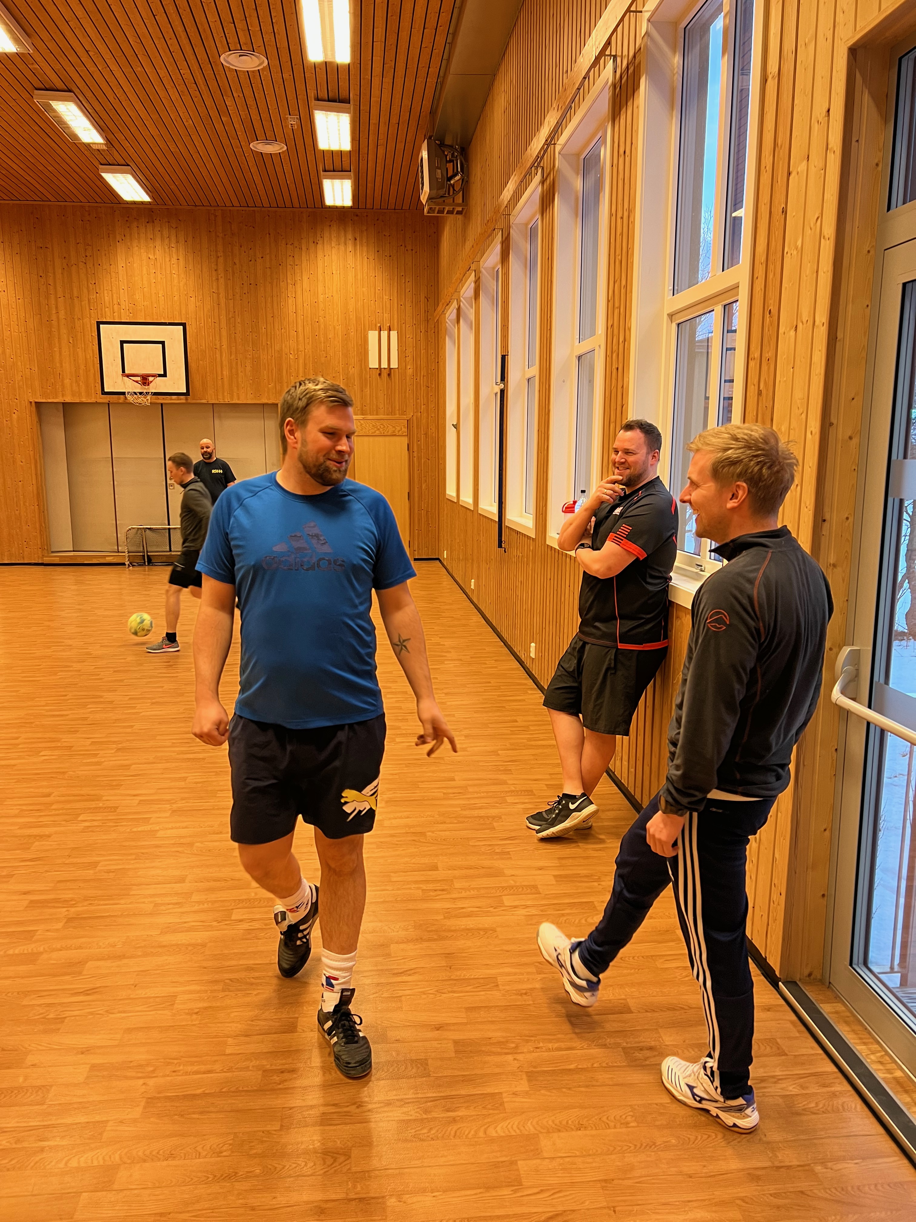 God stemning blant gamle kjente
